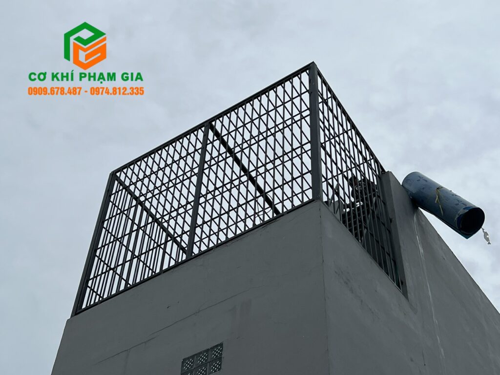 Lắp Đặt Khung Sắt Bảo Vệ Nhà Phố