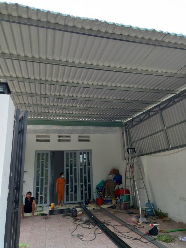 Làm mái tôn tại Quận 9 – Cơ khí kỹ thuật Phạm Gia”