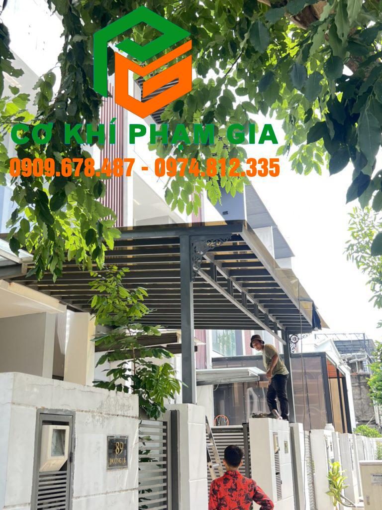 Thi công mái poly nhựa tại Quận 2 - Cơ khí Phạm Gia