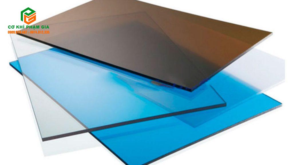 Mái poly đặc ruột lấy sáng