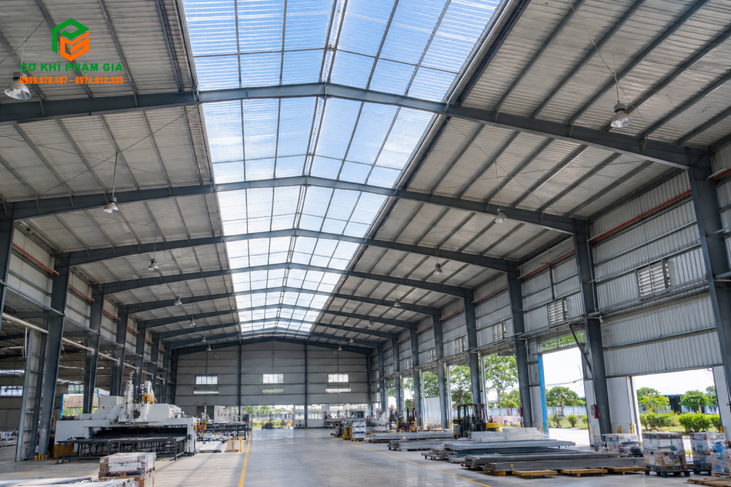 Mái poly lấy sáng nhà xưởng