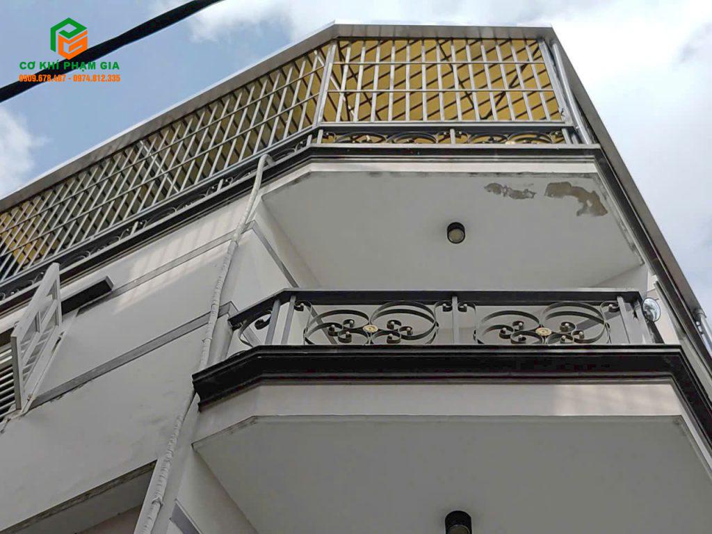 Công trình khung sắt bảo vệ hoàn thiện tại Thủ Đức
