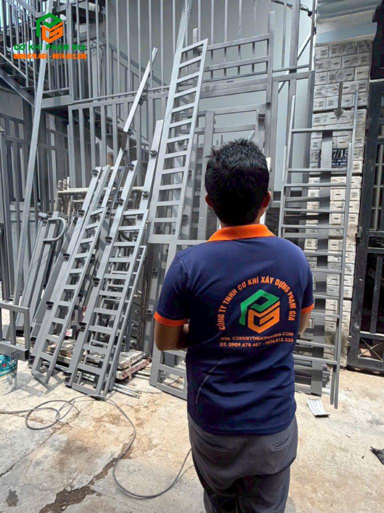 Khảo sát thi công khung sắt bảo vệ tại Thủ Đức
