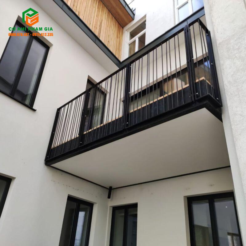 Khung sắt bảo vệ ban công tại Thủ Đức