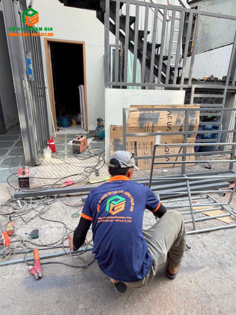 Sơn tĩnh điện cho khung sắt có ưu điểm gì